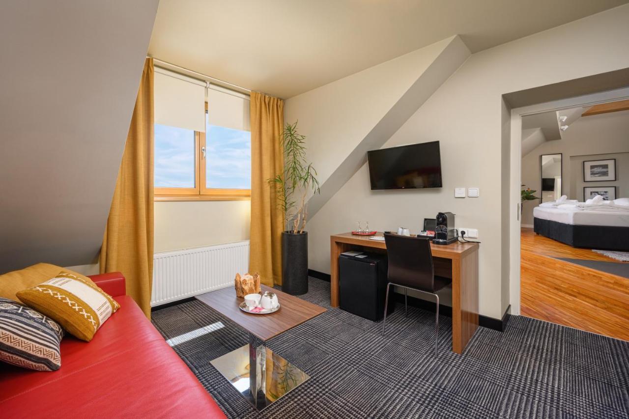 Hotel Premier- Adults Only Bedrichov  Bagian luar foto